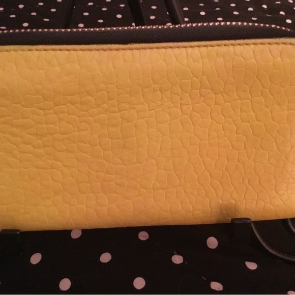 AUTHENTIC BURBERRY WALLET - Picture 10 of 13